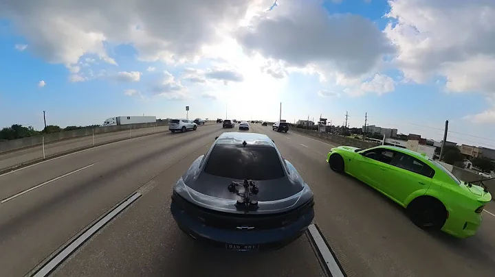 CAMARO SS AND HELLCAT CUTTING UP ON STREETS OF HOUSTON | 360 CAMERA | POLICE CHASE ???