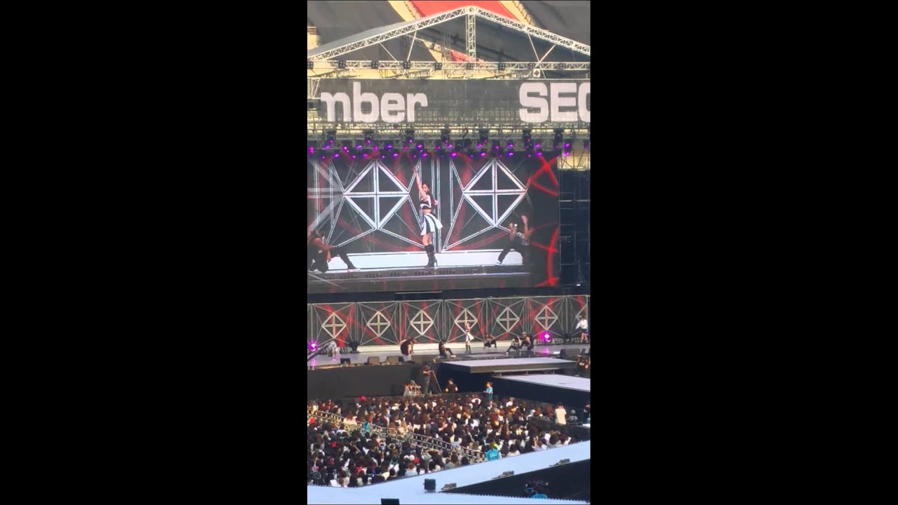 140815 Seohyun & Amber - SMTown in Seoul