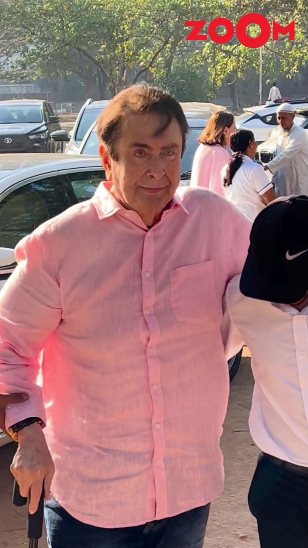 Randhir Kapoor ARTIVES at his own birthday party #randhirkapoor #shorts