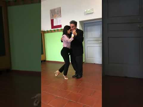 Paola Perez - Raúl Cabral. Bailando como en las milongas VALS.