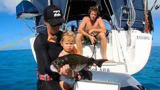 Teaching this Family HOW to Spearfish! (Sailing Popao) Ep.79