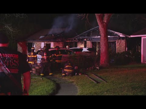 Man suffers burns in house fire on Indy's northeast side - YouTube