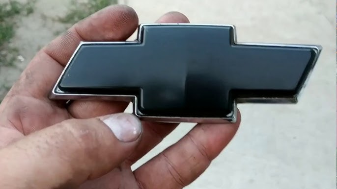 Как снять переднюю эмблему шевроле круз How to Replace Emblem 2011-2015 Chevrolet Cruze YouTube