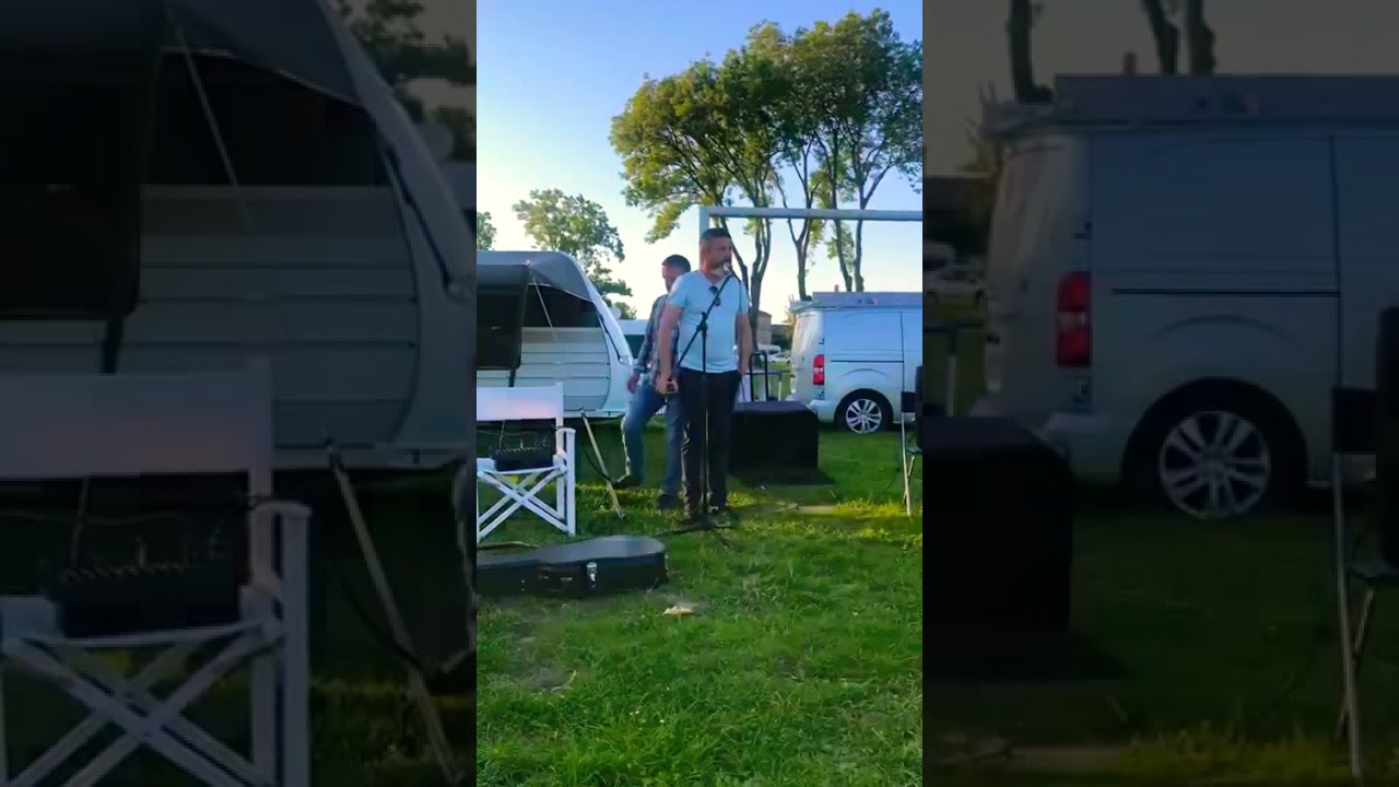 Cantique Bonheur Et Kimi - De La Crèche A La Croix