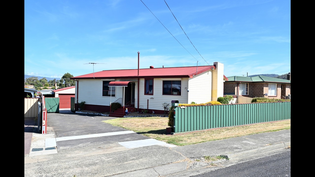 Roberts Real Estate Tasmania - 17 Phillips Ave New Norfolk