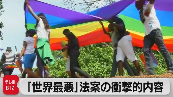 Qizchani ko‘tarib, to‘ppa-to‘g‘ri urishayotgani aks etgan porno video.