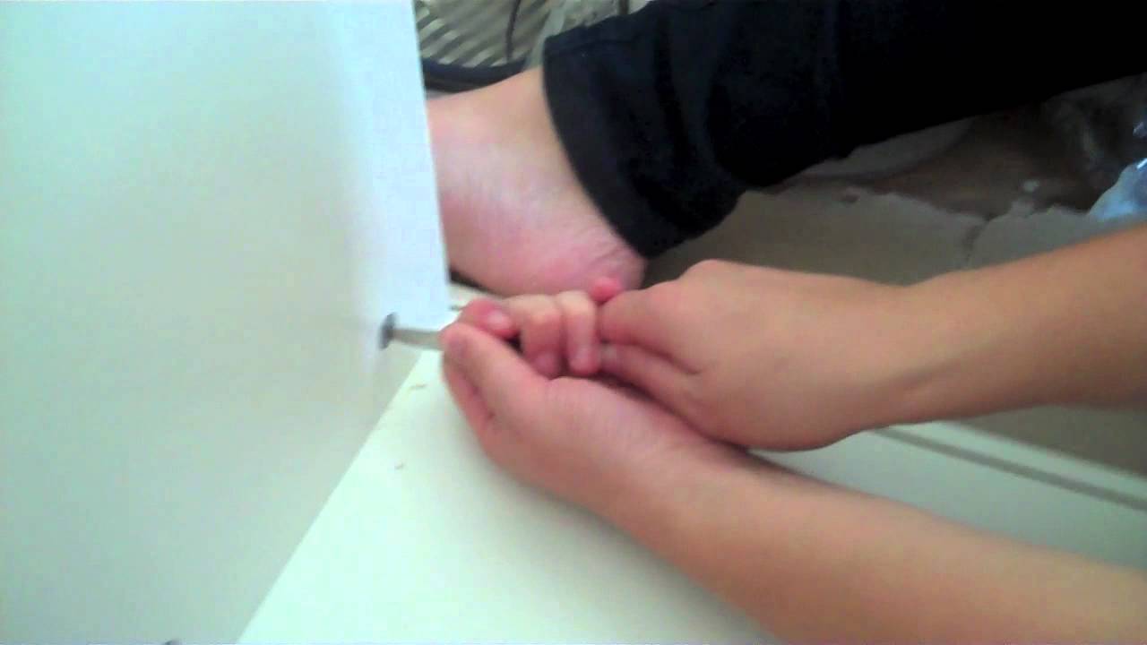 Ikea kast bouwen met aniek & rosa.mov youtube