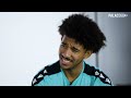 🇺🇸🇬🇧 "I HAD SHEEP IN MY YARD?!" | Richards and Turner talk London life!