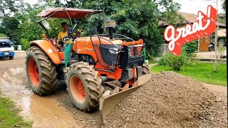 เละดีนักถมใหม่ซะเลย 🚜🚜🚜 รถไถ KUBOTA M108S ดันหินกรวด ปรับระดับลานจอดรถเนียนๆงานละเอียด 😁😁😁