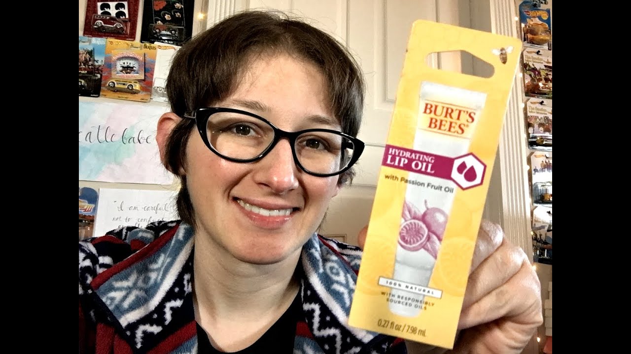 Review Burt's Bees Hydrating Lip Oil with Passion Fruit Oil YouTube