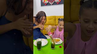 Isabella comparte con mamá