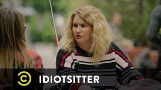 Idiotsitter - Gene and Billie Face Off