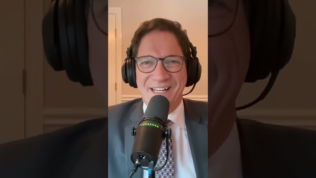 🎥 Crafting Your College Application Story: What Admissions Reviewers Are Really Looking For!