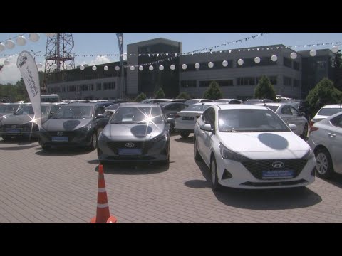 Наличие машин в автосалонах