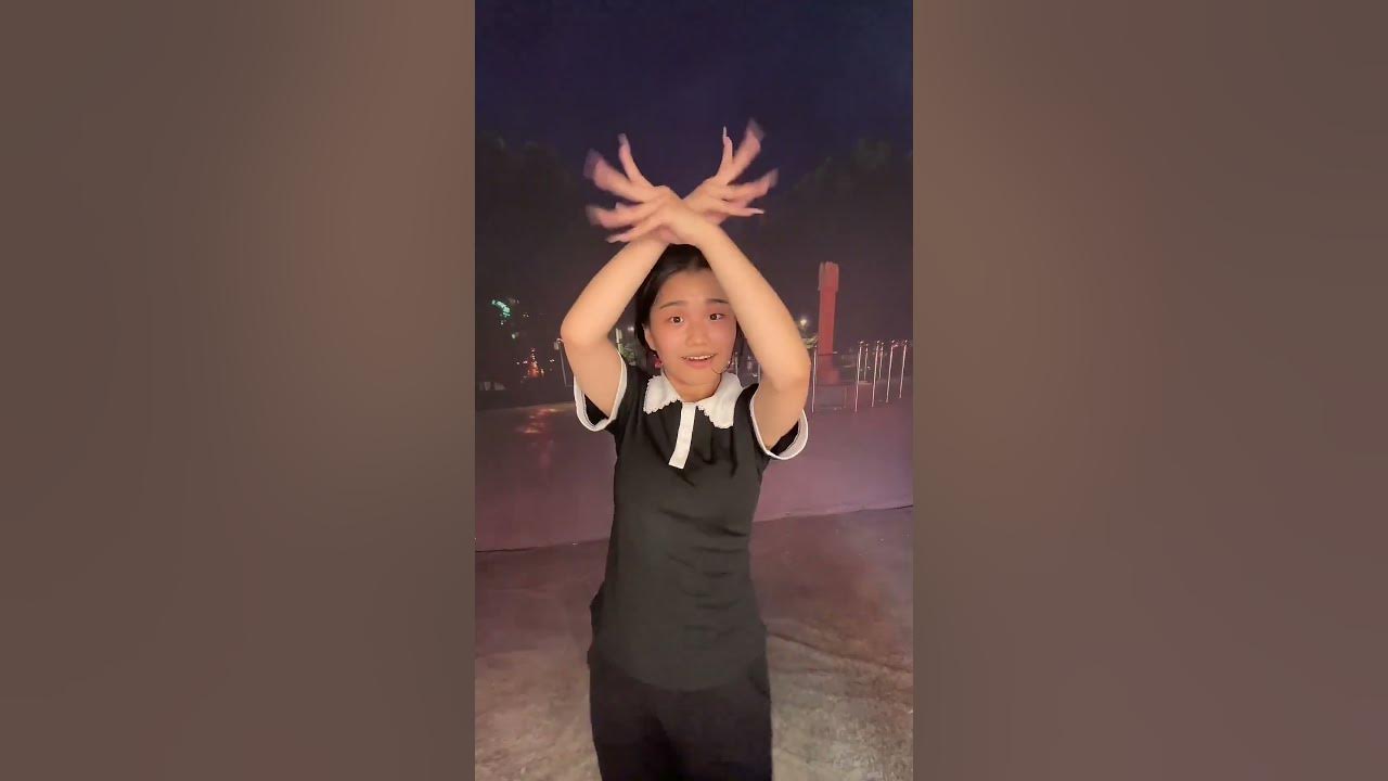 Graceful Chinese Folk Finger Dance The Sunny Spring Day by Fengbao