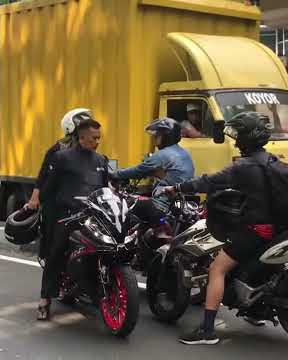 VIRAL PENGENDARA MOTOR LAWAN ARAH SUDAH TAU SALAH MALAH NGOTOT !!!