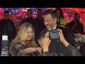 محمود الليثي يحرج ليلي علوي ويقبل يدها في حفل زفاف ابنة ماجد المصري 