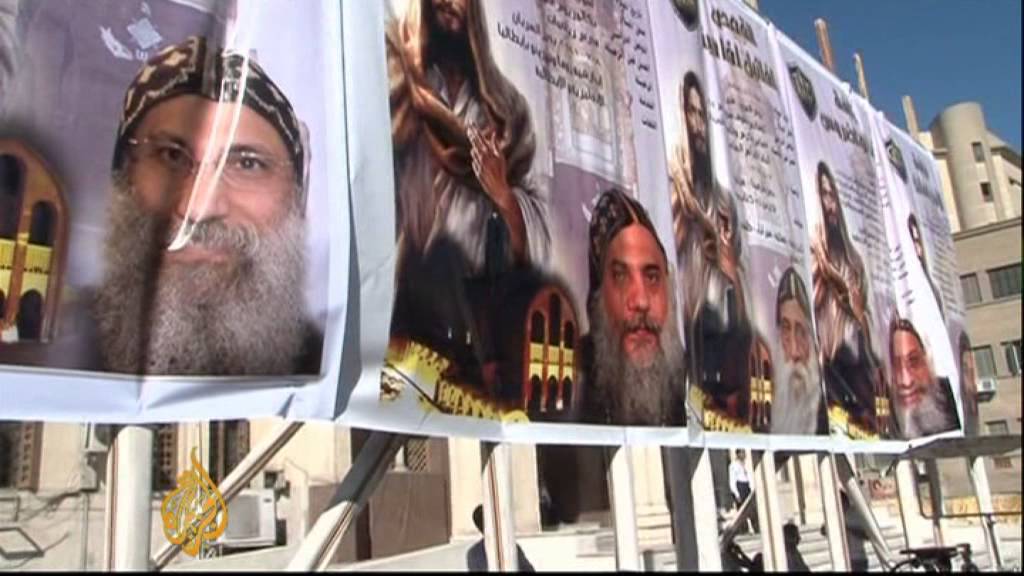 ينتظر الأقباط في مصر طفلاً لاختيار البابا الجديد.