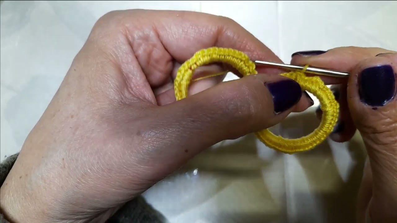 Portachiavi 8 Marzo a uncinetto