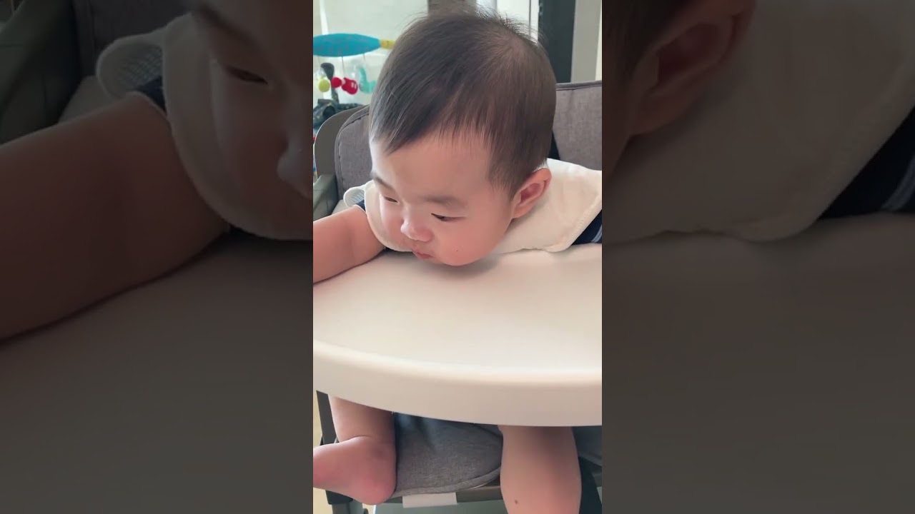 놀다가 코에 상처나서 약 발라놨더니 더 귀엽네 우리아기 ㅋㅋ 맘마도 잘먹고 잘놀고 😘 넌 사랑이야 💚🩵💛💜🩷 