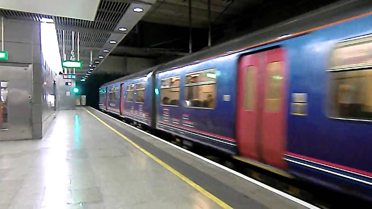 T97-V04-FCC 319432 departing St Pancras to Bedford (720P)