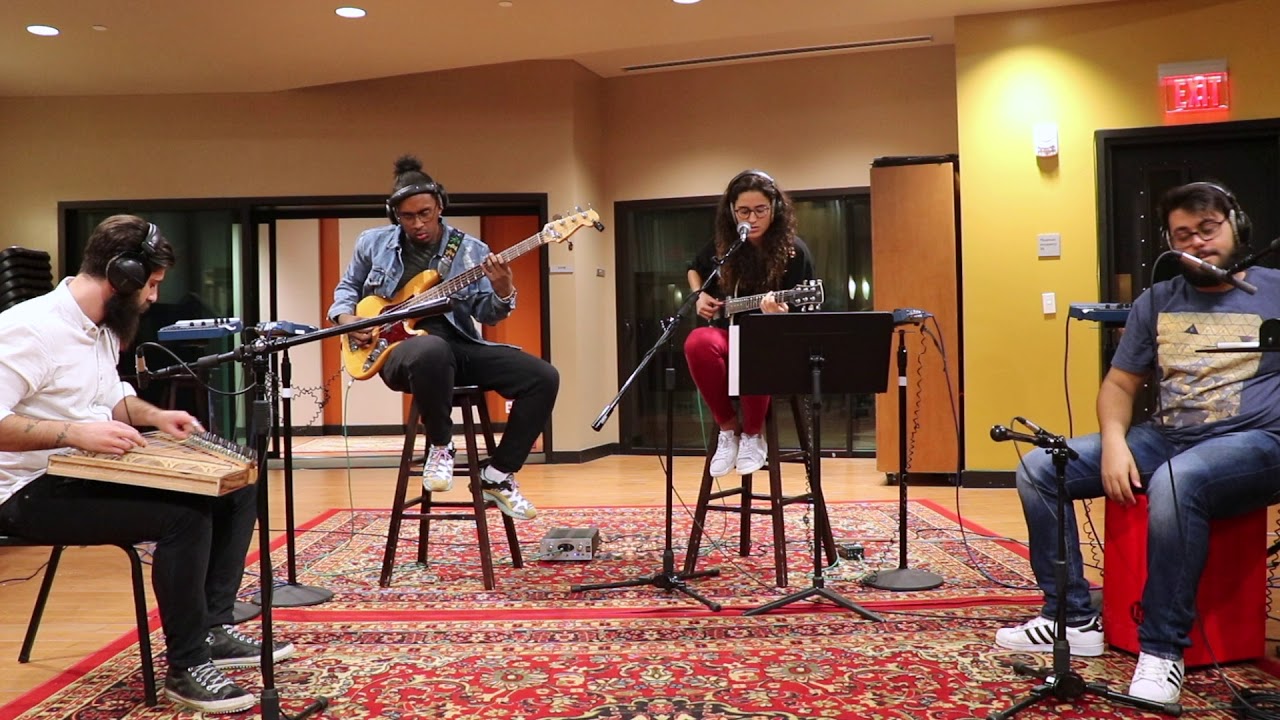 BERKLEE PEOPLE (Season 4, #5) - Redondo Vocábulo