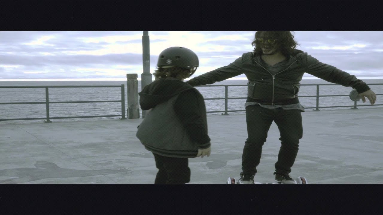 hoverboard with bluetooth speaker built in quad smart LED lights. www.sleekglider.com