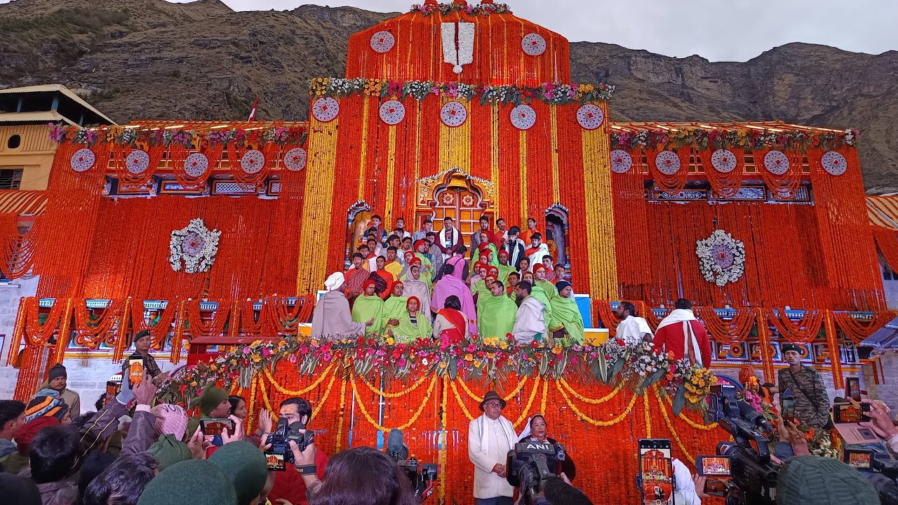 बद्रीनाथ धाम के कपाट खुलते हुवे लाइव#tag #badrinath #chardham#devbhumi#uttarakhand