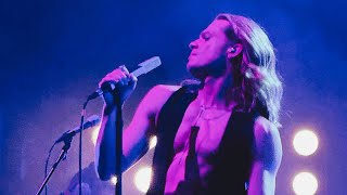 Sam Reid performs at The Vampire Lestat concert. #samreid #lestat #iwtv 