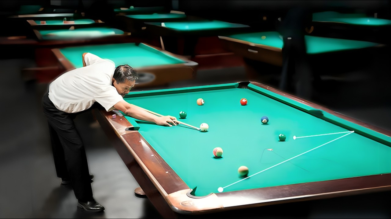 Very Confident PLAYER thinks He CAN OUTCLASS the Great EFREN REYES