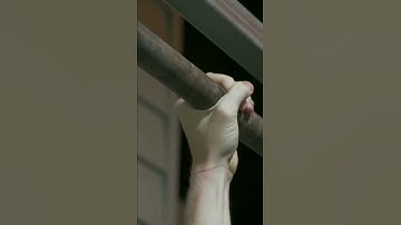 Secret Grip To Win The Hanging Bar Carnival Game 🤡 #shorts