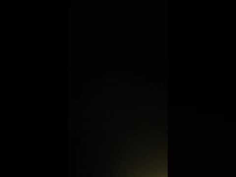 صوت مرعب وضوء ازرق غريب يسطع في سماء مصر