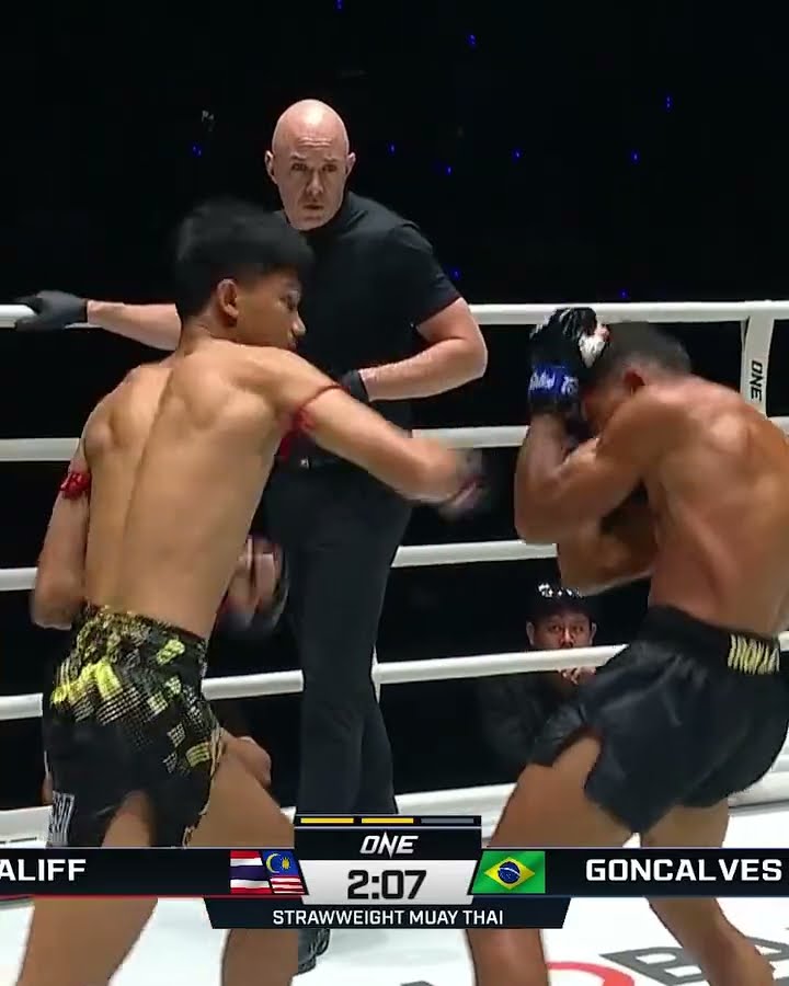 CHAOS ensued in the back-and-forth Muay Thai scrap between Aliff and Walter Goncalves ??