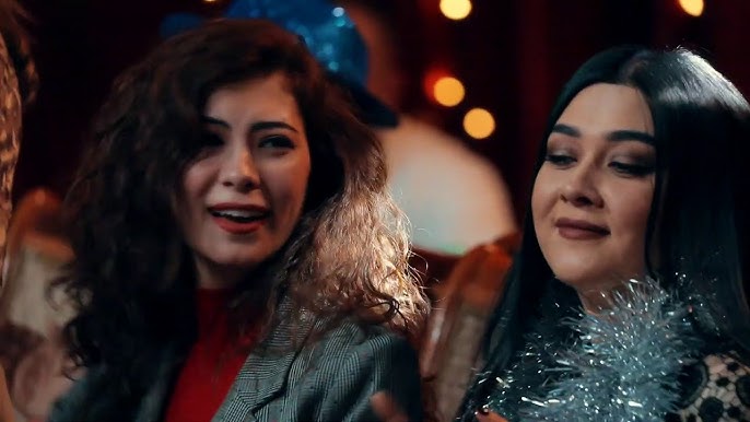 Egarda mantiq mp4 Ikki yosh qiz va bir yigit ishtirokida porno tomosha qiling