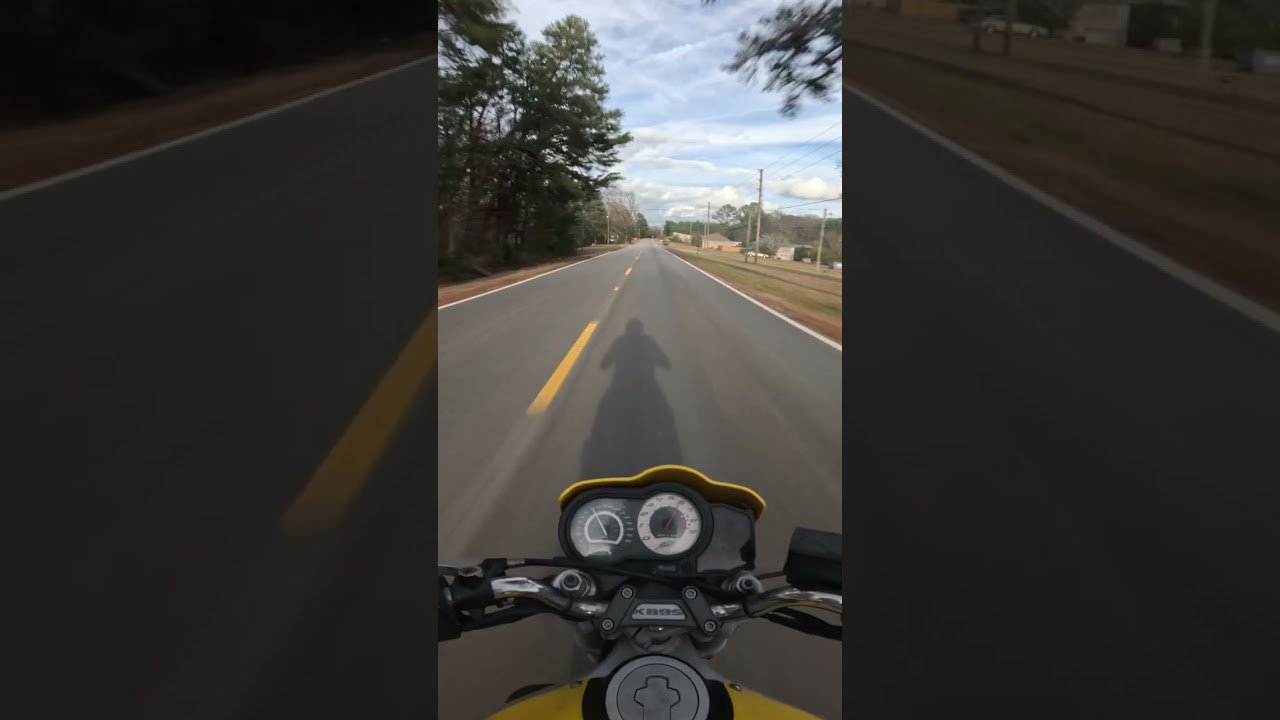 Только спортивный мотоцикл звучит как Harley..... 