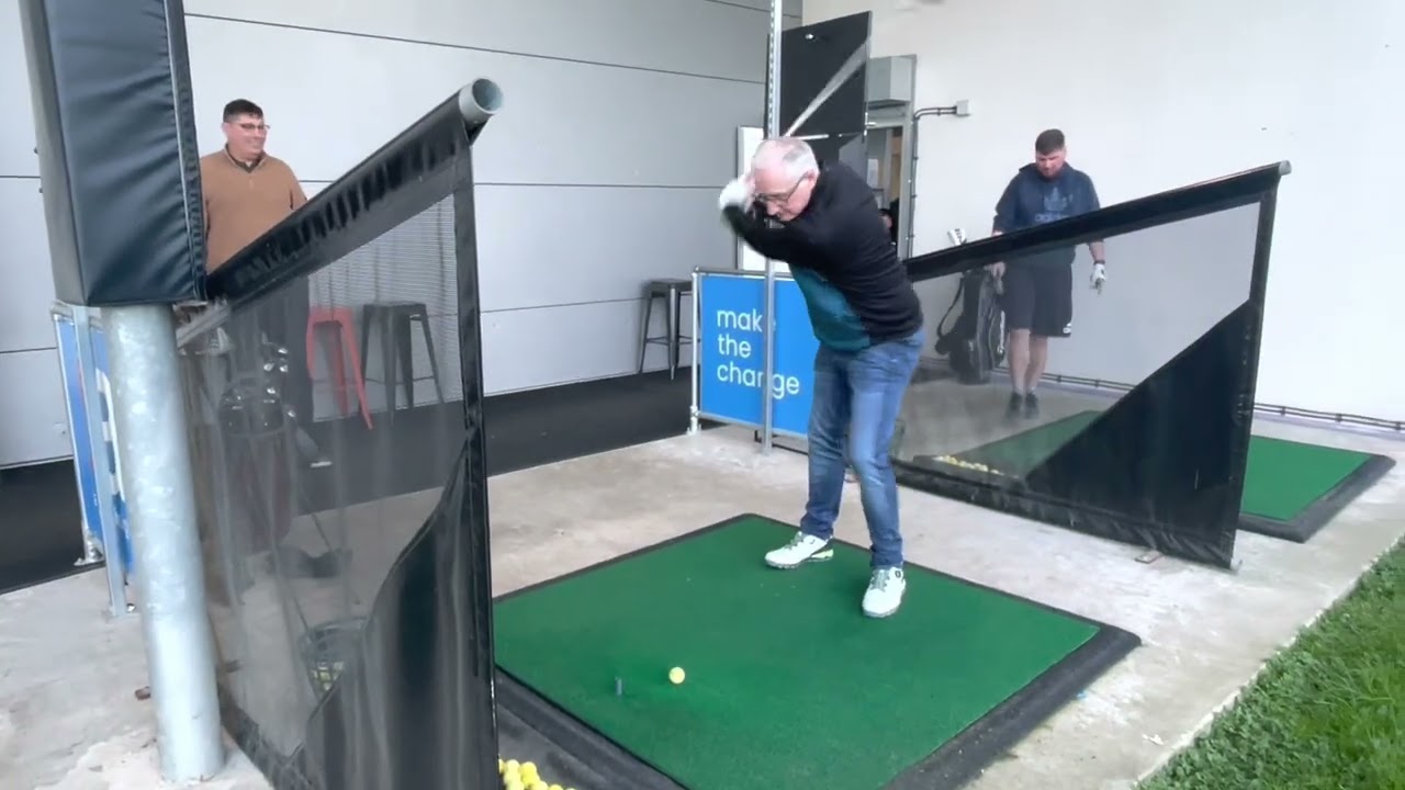 Golf. Richard is practicing in the Waterfront golf. 22.03.2023