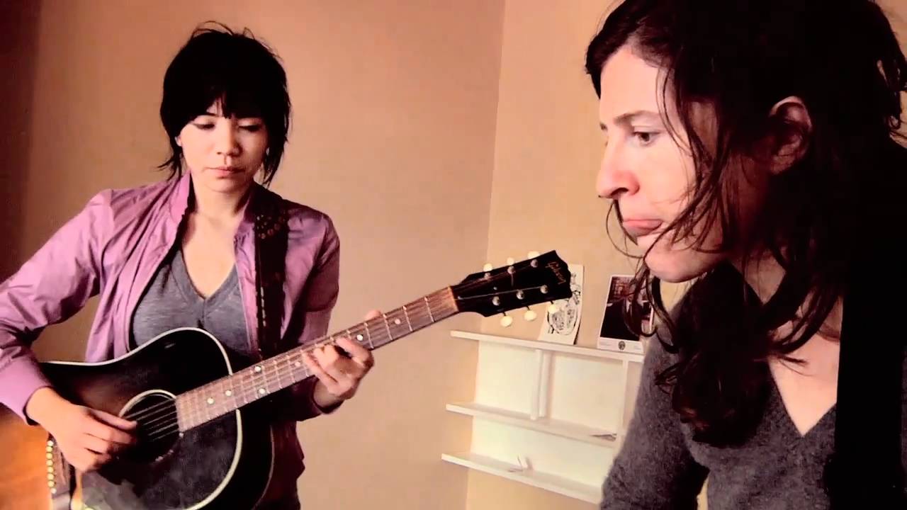 Thao and Mirah - How Dare You (Yours Truly Session) - YouTube