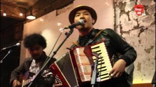 Mustache and Beard - Rumput Live at StereoBrright