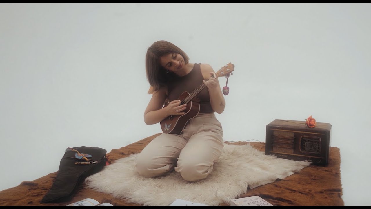 Laura Esquivel - Cómo te explico (feat. Daniela Herrero) (Visualizer)