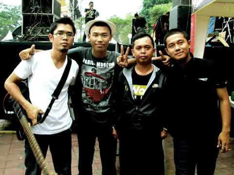 Efriend's~ tak sanggup                          band lokal serang