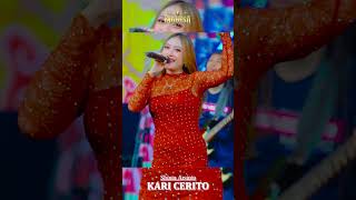 SHINTA ARSINTA - KARI CERITO sudah tayang Ytc MAHESA Official #mahesamusic #dangdutkoplo #dangdut
Title : Kari Cerito
Singer : Shinta Arsinta
Songwriter : Alfredo L
Arranger : Mahesa Music
Lirik ♫
Kahanan hang koyo iki
Riko sing biso nerimo
Abote gudo nyekso batin rogo
Riko mutusno ninggalno
Roso mung kari roso
Angen mung kari angenan
Susah senenge, pahit manise
Mung kari cerito saikine
Kadung riko kepingin ngadoh
Isun ikhlas mung biso meneng
Mergo salah sun wes ceroboh
Sing biso gawe riko seneng
Dudu mergo sing gelem ngaboti
Tapiu isun mung sadar diri
Isun mung pengen riko seneng
Masio seng biso urep bareng
Roso mung kari roso
Angen mung kari angenan
Susah senenge, pahit manise
Mung kari cerito saikine
Kadung riko kepingin ngadoh
Isun ikhlas mung biso meneng
Mergo salah sun wes ceroboh
Sing biso gawe riko seneng
Dudu mergo sing gelem ngaboti
Tapiu isun mung sadar diri
Isun mung pengen riko seneng
Masio seng biso urep bareng
Kadung riko kepingin ngadoh
Isun ikhlas mung biso meneng
Mergo salah sun wes ceroboh
Sing biso gawe riko seneng
Dudu mergo sing gelem ngaboti
Tapiu isun mung sadar diri
Isun mung pengen riko seneng
Masio seng biso urep bareng
Masio seng biso urep bareng
Home Production : Studio Mahesa Music
Lighting : Yeo Lighting
Audio : Mahesa Music
Video : 19 Production
Mixing & Mastering : Mahmudi ( Gass Music )
Musisi MAHESA :
Kendang : Faris MAHESA
Bass : Yetno MAHESA
Gitar melody : Ronnies MAHESA
Ritem : Faiz MAHESA
Kyboard 1 : Acik MAHESA
Kyboard 2 : Acep MAHESA
Tamborin : Bogel MAHESA
Suling : Unyil MAHESA
Pimpinan : Abah GERRY MAHESA
Follow Instagram MAHESA Music : https://www.instagram.com/mahesa_music_real
Follow Tiktok MAHESA Music : https://www.tiktok.com/@mahesa_music_real
Jangan lupa dukung channel ini terus dengan subscribe ,share, like dan comment serta hidupkan juga ikon lonceng untuk pemberitahuan video cover terbaru dari channel kami
#MahesaOfficial
#GerryMahesa
#MahesaMusic SHINTA ARSINTA - KARI CERITO sudah tayang Ytc MAHESA Official #mahesamusic #dangdutkoplo #dangdut