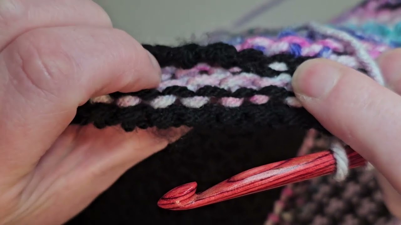 Tunisian Mosaic anchoring technique