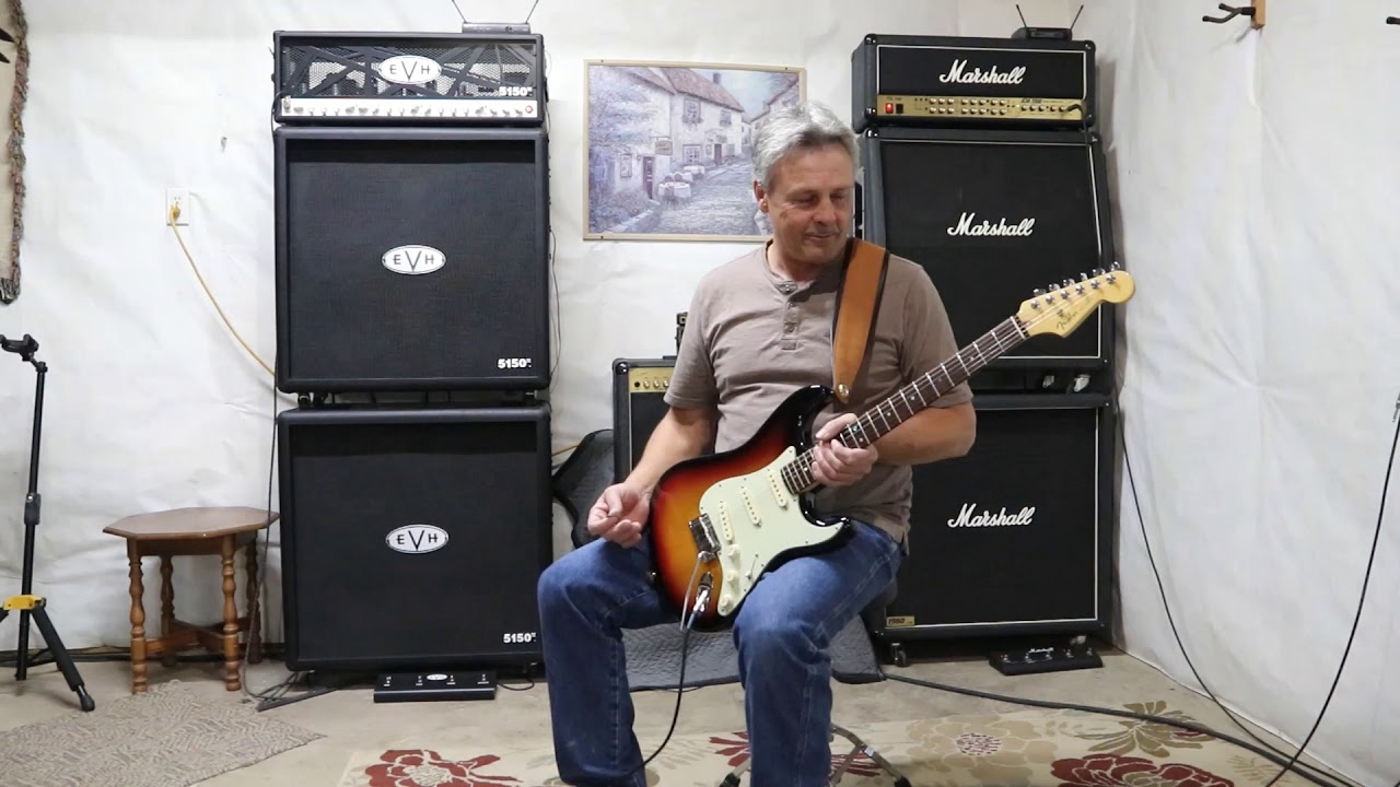 Fender American Deluxe Stratocaster - YouTube
