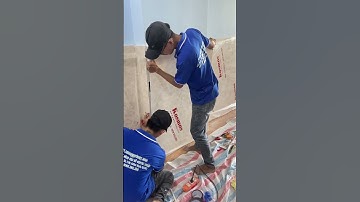 Có nên thi công tấm pvc vân đá lên tường gạch men