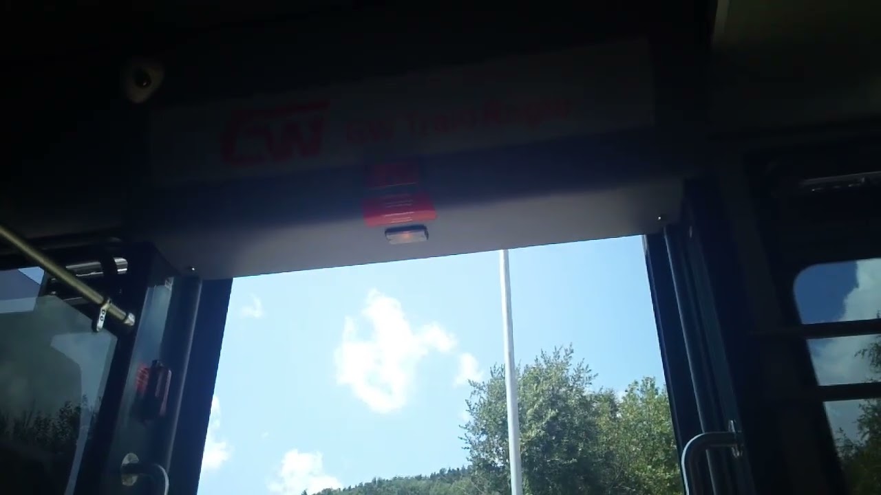 Zavírání dveří u Motorové jednotky Düwag 654 RTB | GW Train Regio a.s. | Archiv 2021