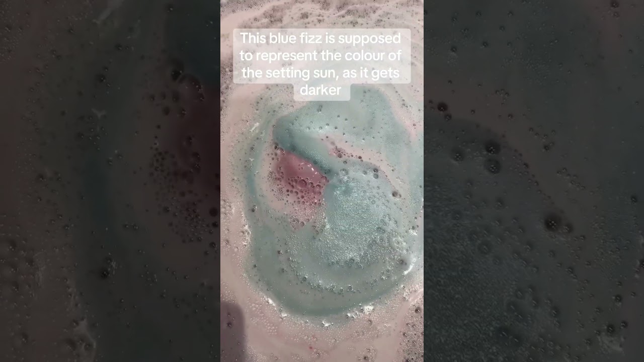 The Lush twilight bath bomb review / demo 