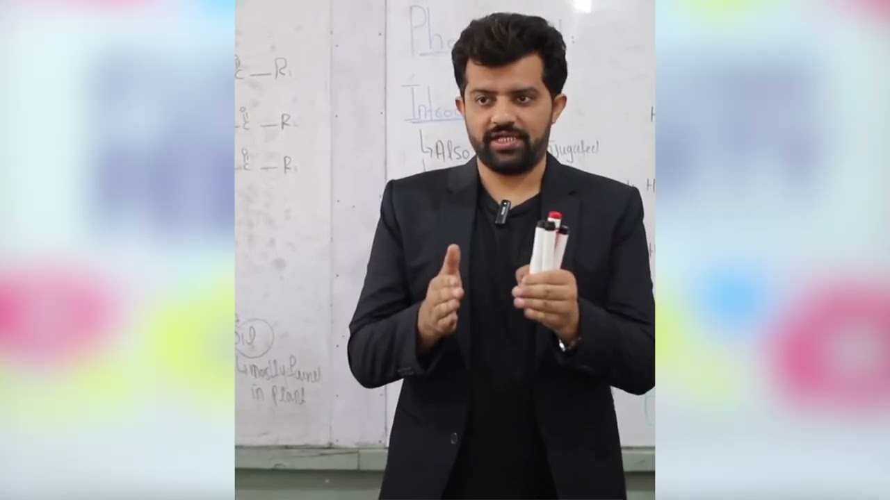 Преподаватель Наушад Хан (биология) 