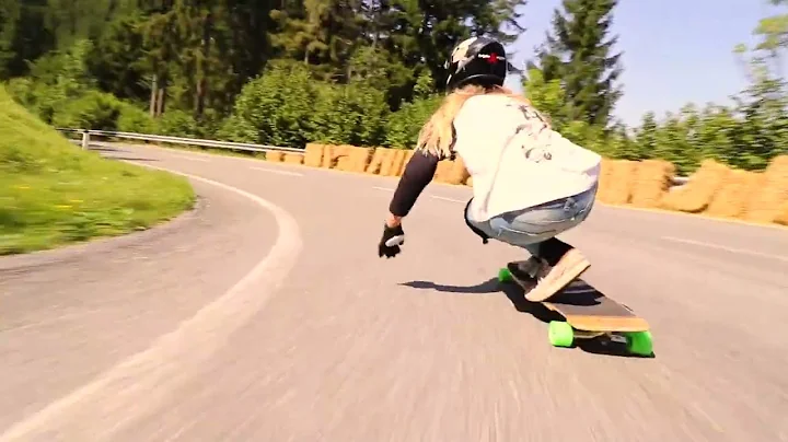 Skateboard Downhill | Laura Neubauer | Bela Joyride