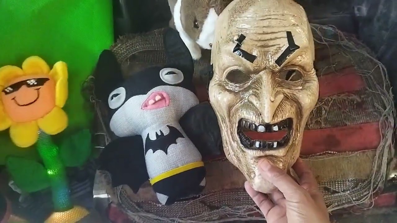 Bathman kelinci topeng ulat flower