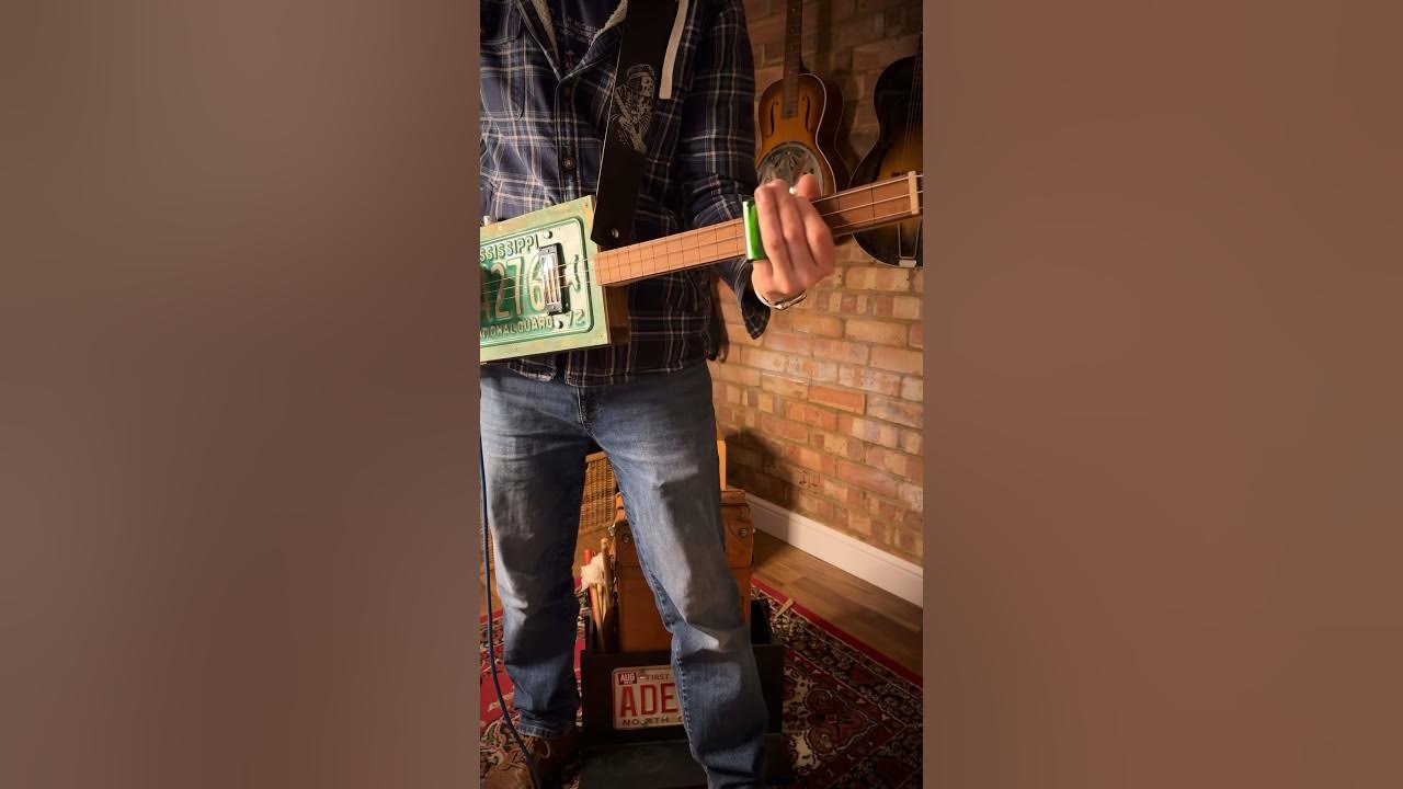 Improvised Slide Riff on a 3 string Cigar Box Guitar #deltablues Improvised Slide Riff on a 3 string Cigar Box Guitar #deltablues